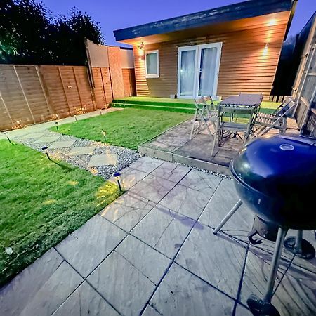 Stunning Studio Garden House - Free Wifi & Parking Hendon Exteriör bild